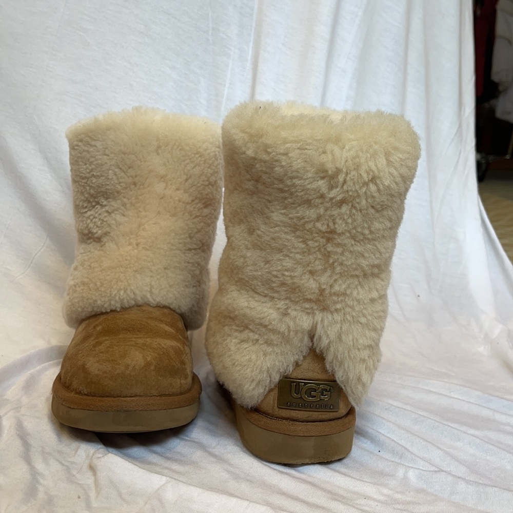 UGG Boots Tan Size 6 Fold Over Fur